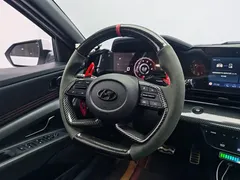 2021 Hyundai Elantra 240TGDi DCT LUX Premium, белый — фото 16
