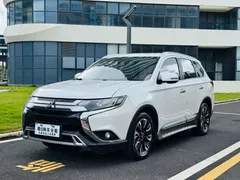 2021 Mitsubishi Outlander 2.4L 4WD 5-seat, белый — фото 1