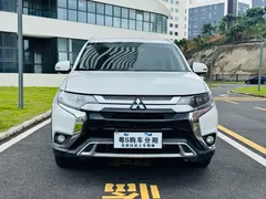 2021 Mitsubishi Outlander 2.4L 4WD 5-seat, белый — фото 2