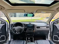 2021 Mitsubishi Outlander 2.4L 4WD 5-seat, белый — фото 5