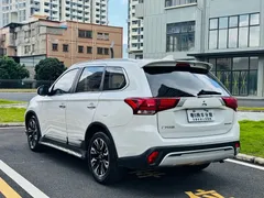 2021 Mitsubishi Outlander 2.4L 4WD 5-seat, белый — фото 7