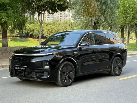 2024 Li Auto L8