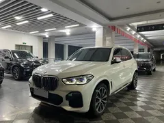 2021 BMW X5 xDrive40i M Sport Package, белый — фото 1
