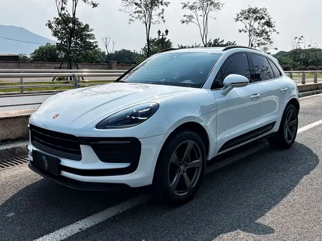 2023 Porsche Macan 2.0T