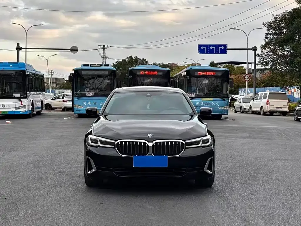2022 BMW 5 Series 530Li Leading Luxury Package
