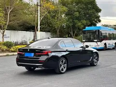 2022 BMW 5 Series 530Li Leading Luxury Package, чёрный — фото 6