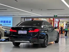 2021 BMW 5 Series 525Li M Sport Package, чёрный — фото 5