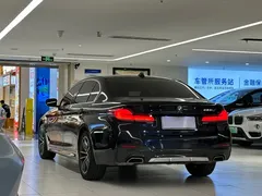 2021 BMW 5 Series 525Li M Sport Package, чёрный — фото 7