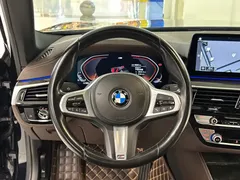 2021 BMW 5 Series 525Li M Sport Package, чёрный — фото 16