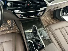 2021 BMW 5 Series 525Li M Sport Package, чёрный — фото 19