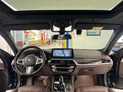 2021 BMW 5 Series 525Li M Sport Package, чёрный — фото 20