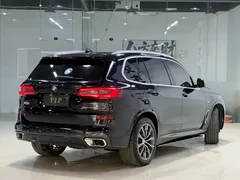 2022 BMW X5 30Li Premium M Sport Package, чёрный — фото 7
