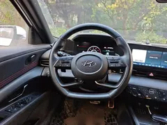 2021 Hyundai Elantra 240TGDi DCT LUX Premium, белый — фото 6