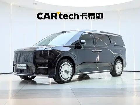 2024 Zeekr 009