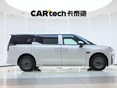 2024 Zeekr 009 6-Seat Executive 4WD 108kWh, белый — фото 4