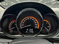 2022 Toyota Yaris L Zhixuan X 1.5L CVT Premium, белый — фото 19