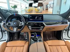 2021 BMW 6 Series GT 630i M Sport Package, чёрный — фото 10
