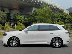 2026 Aito M7 EV Max 4WD 5-Seat, белый — фото 22