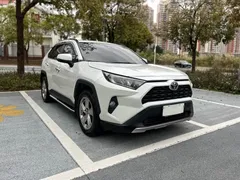 2021 Toyota RAV4 2.0L CVT 2WD Fashion, белый — фото 3