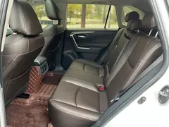 2021 Toyota RAV4 2.0L CVT 2WD Fashion, белый — фото 5