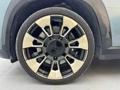 2023 BMW XM Base, зелёный — фото 18