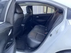 2021 Toyota Corolla 1.2T S-CVT Elite, белый — фото 13