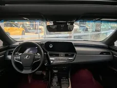 2021 Lexus ES 300h Hybrid Premium, белый — фото 3