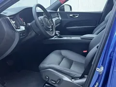 2021 Volvo XC60 4WD Sport, синий — фото 4