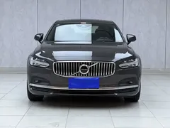 2021 Volvo S90 — фото 2