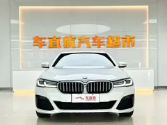 2022 BMW 5 Series 530Li Premium M Sport Package, белый — фото 3