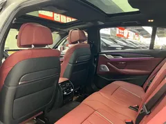 2022 BMW 5 Series 530Li Premium M Sport Package, белый — фото 11