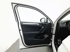 2021 Volkswagen Tiguan L 380TSI AT 4WD R-Line 7-seat, белый — фото 15
