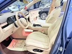 2024 Aito M7 1.5T Smart Driving 4WD Ultra 5-seat, синий — фото 7