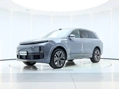 2025 Li Auto L8