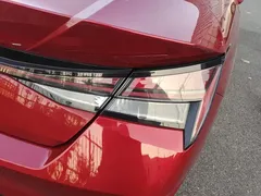 2021 Hyundai Elantra 1.5L CVT LUX Premium — фото 8