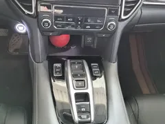 2020 Honda UR-V 370TURBO 2WD Premium, белый — фото 12