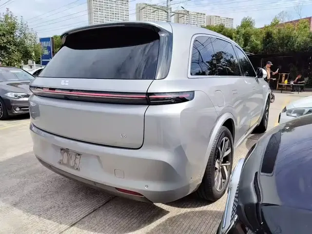 2023 Li Auto L8