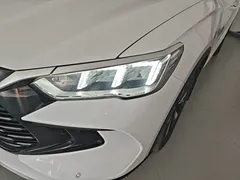 2023 BYD Song Pro Champion DM-i PHEV 71km Exceed, белый — фото 24