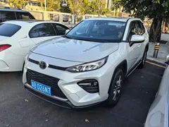 2021 Toyota Wildlander 2.0L CVT 2WD Luxury, белый — фото 1
