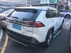 2021 Toyota Wildlander 2.0L CVT 2WD Luxury, белый — фото 2