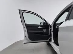 2021 BMW 1 Series 120i M Sport, белый — фото 8