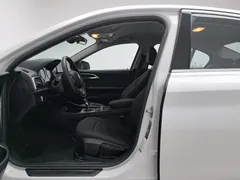 2021 BMW 1 Series 120i M Sport, белый — фото 10