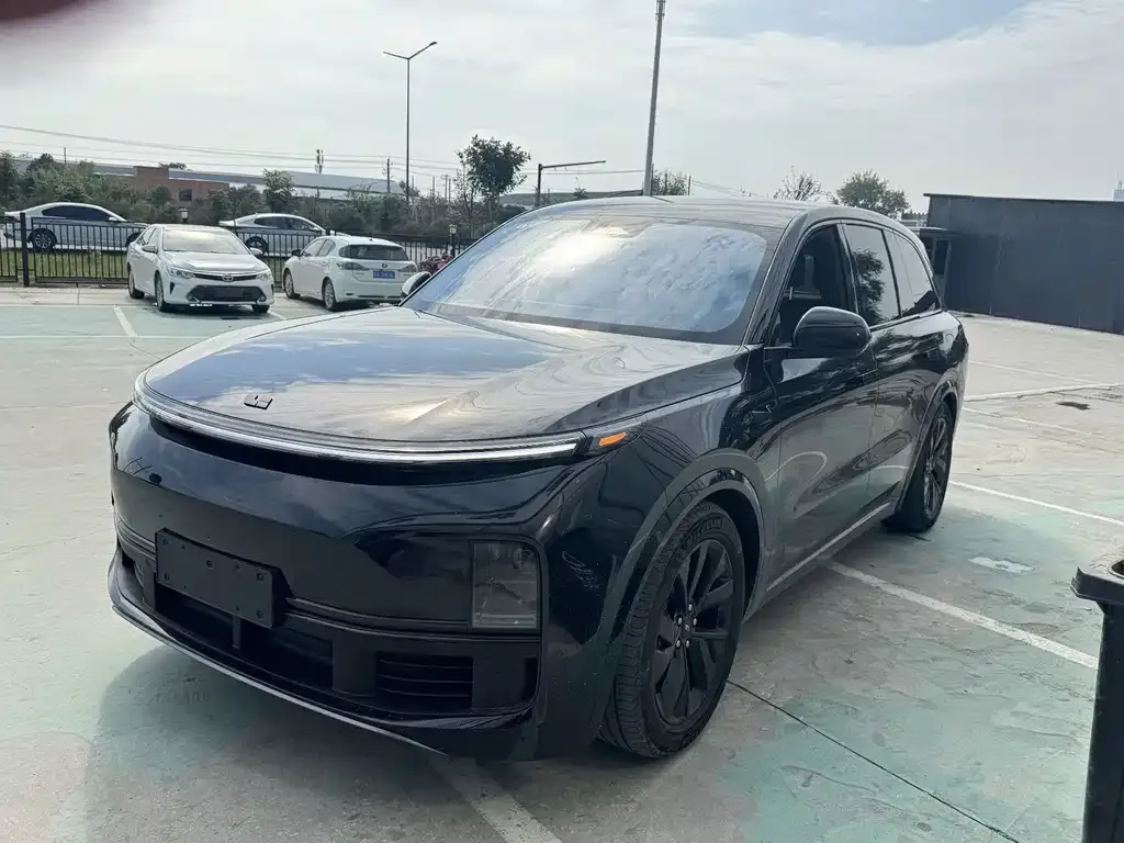2023 Li Auto L8