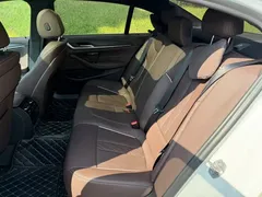 2022 BMW 5 Series 530Li Leading M Sport Package, белый — фото 12