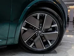 2025 Li Auto L9 Smart Refresh, зелёный — фото 10