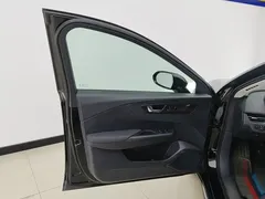 2023 Hongqi E-QM5 Basic Mobility, чёрный — фото 7