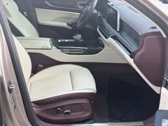 2025 Hongqi H9 2.0T 2WD Qichang Luxury Business 5-seat — фото 2