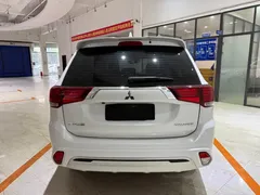 2021 Mitsubishi Outlander 2.0L 2WD 5 Seats, белый — фото 5