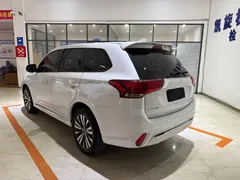 2021 Mitsubishi Outlander 2.0L 2WD 5 Seats, белый — фото 6