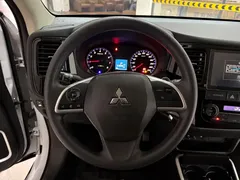 2021 Mitsubishi Outlander 2.0L 2WD 5 Seats, белый — фото 12